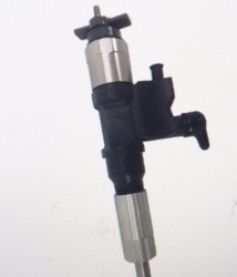 BRAND NEW Fuel Injector 6HL1 PART # 095000-5354